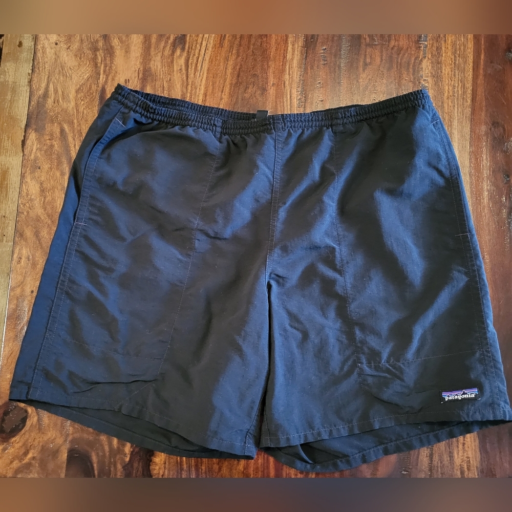 PATAGONIA SHORTS MENS SZ L BLACK GREAT CONDITION